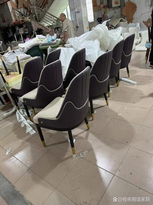 优质短图文计划#这些椅子都是工厂实拍的 简单的原材料经过工人师傅